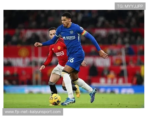 切尔西反压迫执行到位，科尔威尔前插形成额外威胁