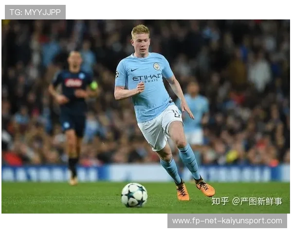 德布劳内中路背身回敲连接顺畅：从控场到落点的传球艺术